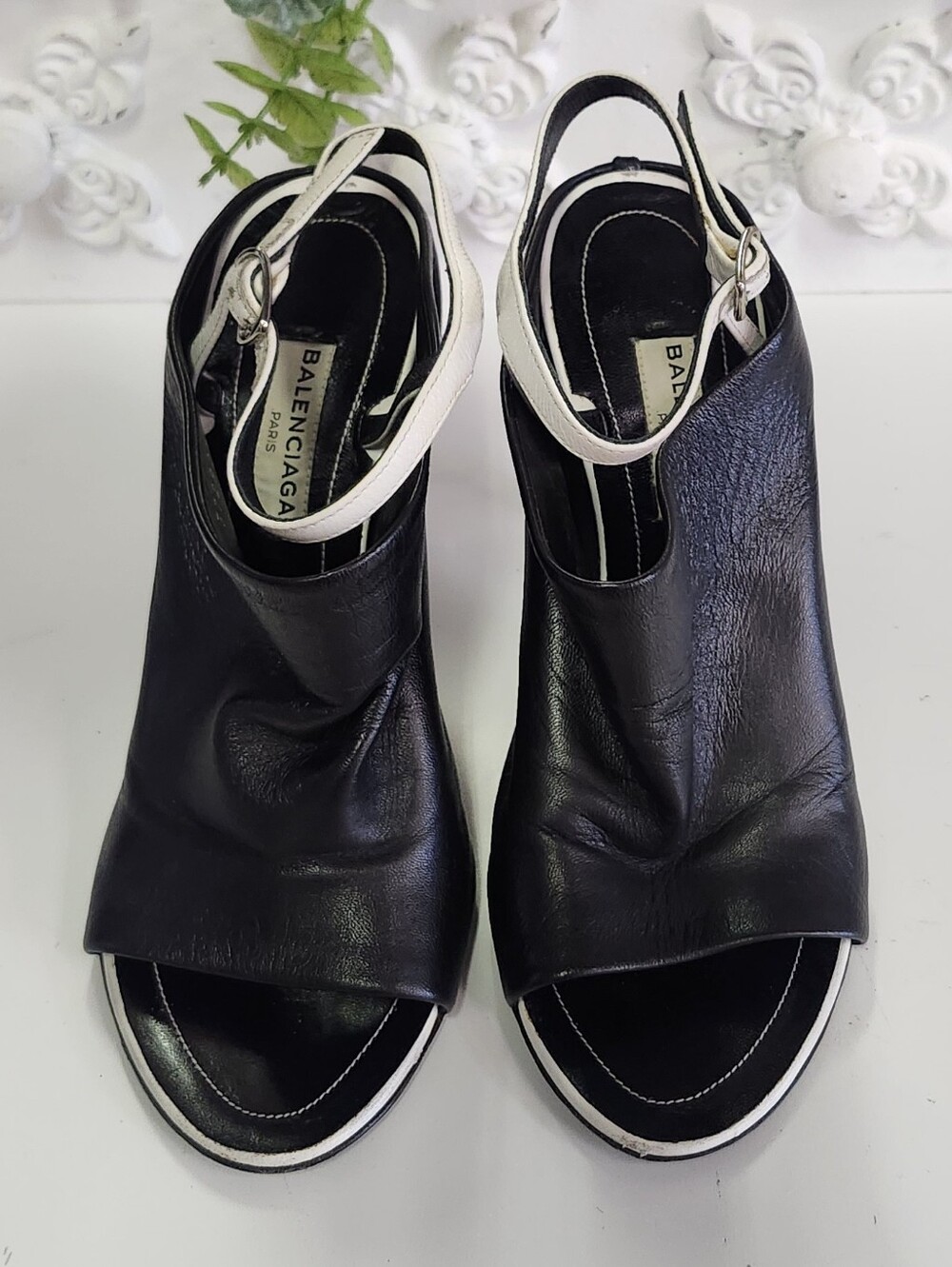 Balenciaga Soft Leather White and Black Heels Size 35